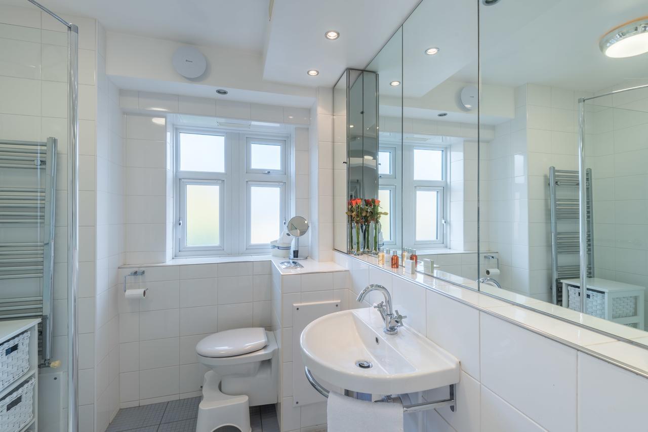 Comfortable Home In Wandsworth Londra Esterno foto